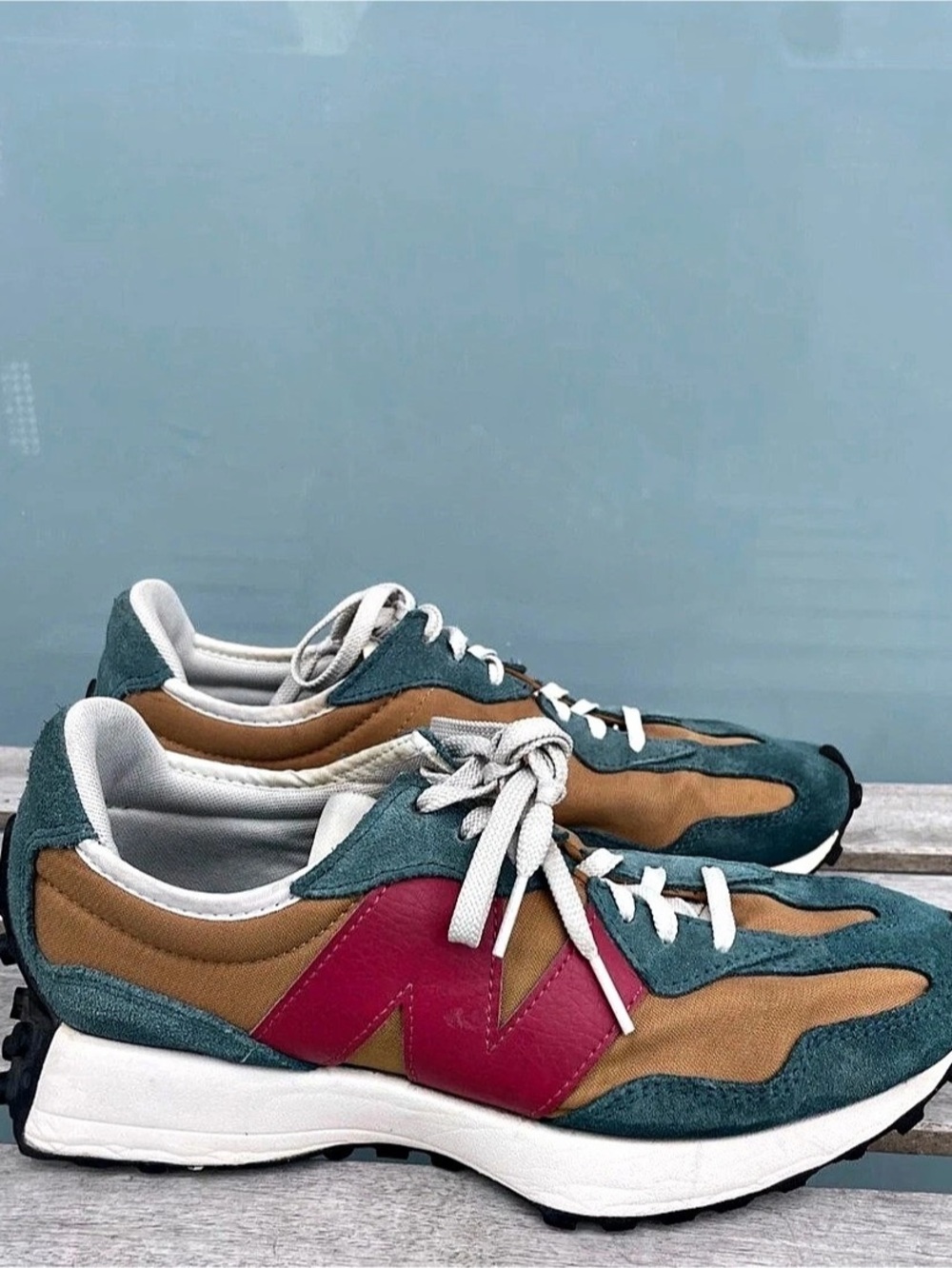 New Balance 327 Women's Mountain Teal Size 8.5